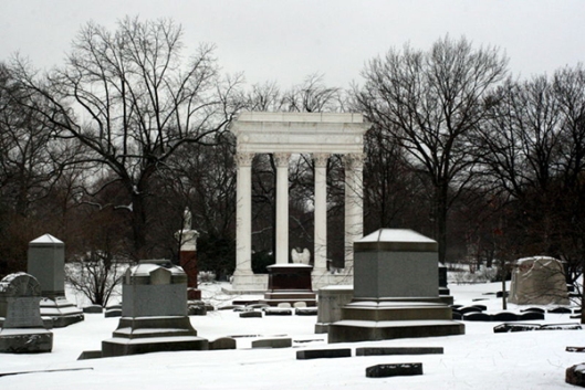 Random monument in Graceland Cemetery. Photo from Wikipedia.